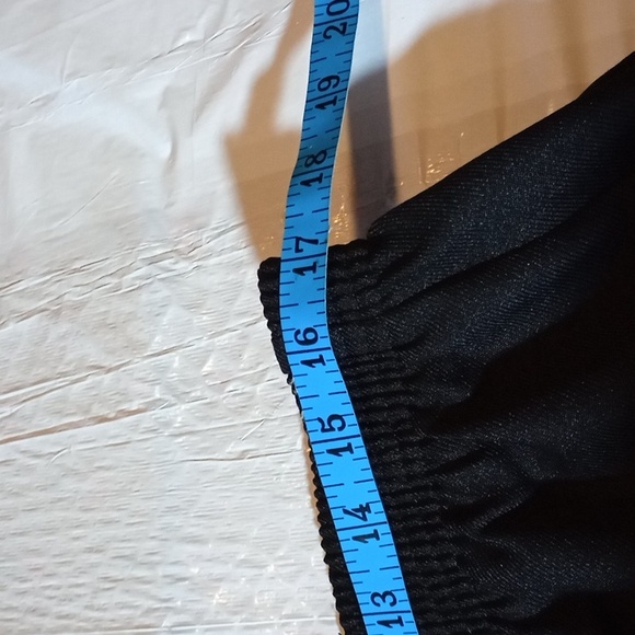 Alfred Dunner 16 stretchy top black skirt new with tags, pockets black - Picture 4 of 4